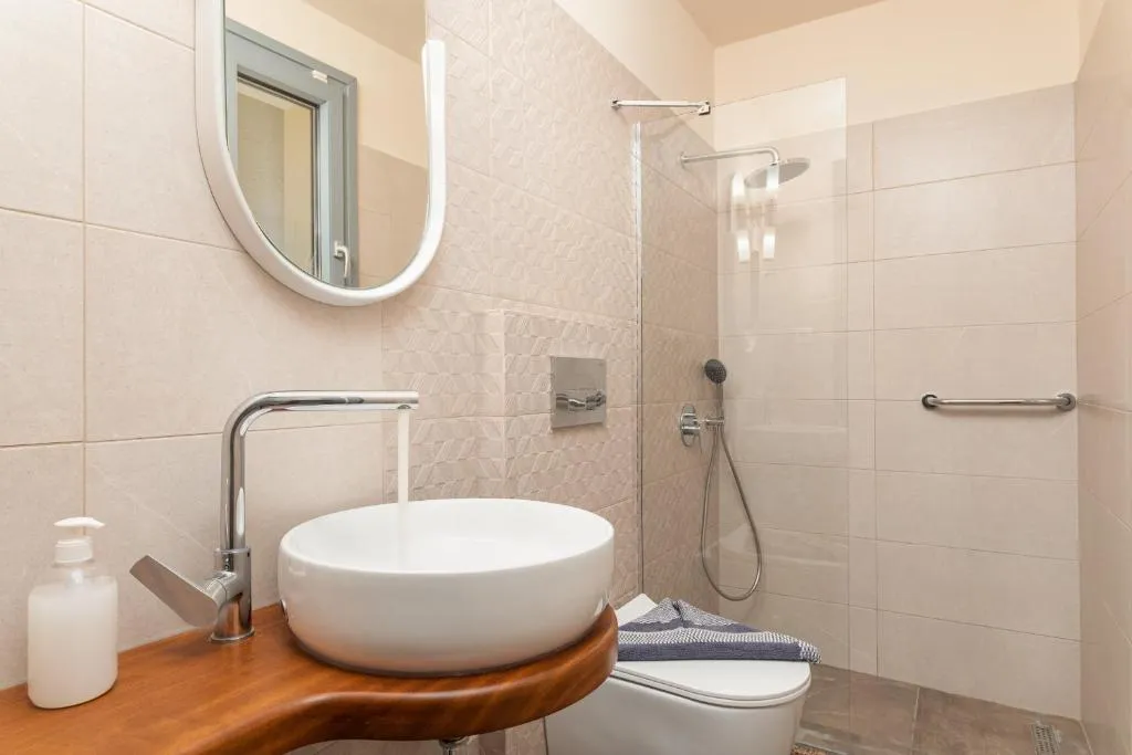 One Bedroom House bathroom