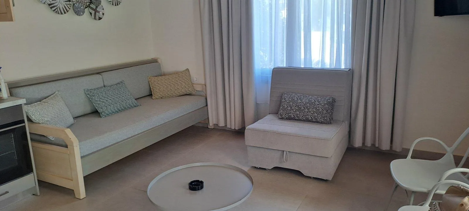 One Bedroom House living-room