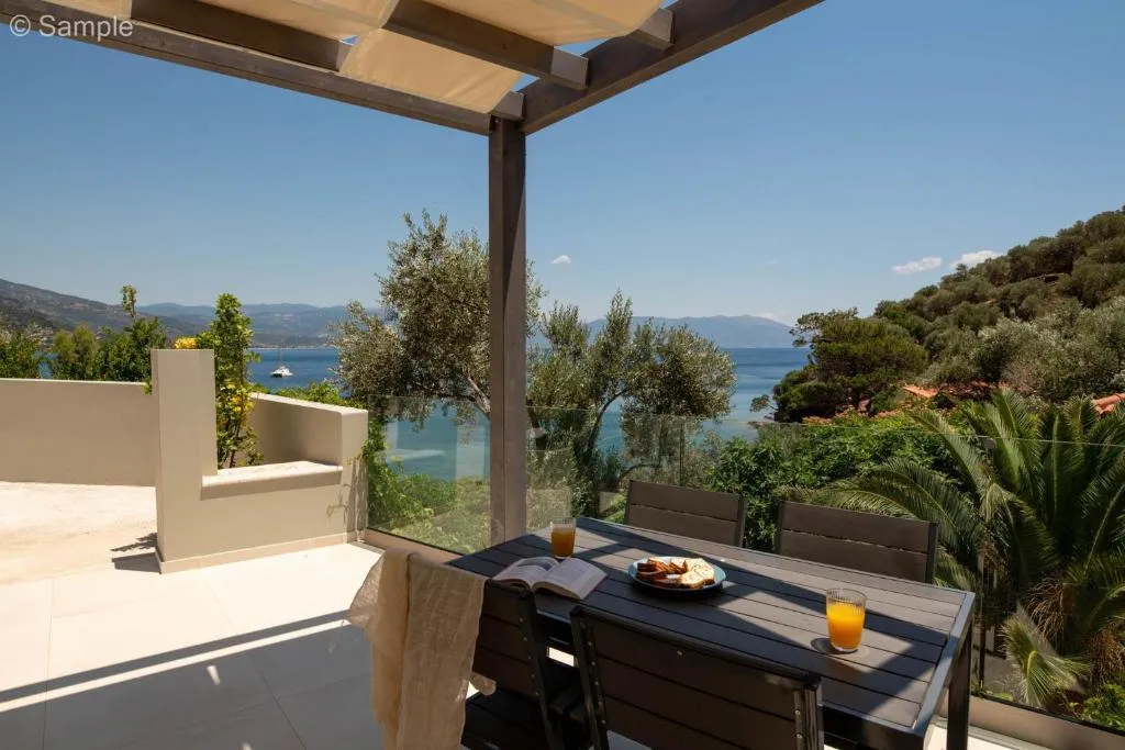 One Bedroom House yard