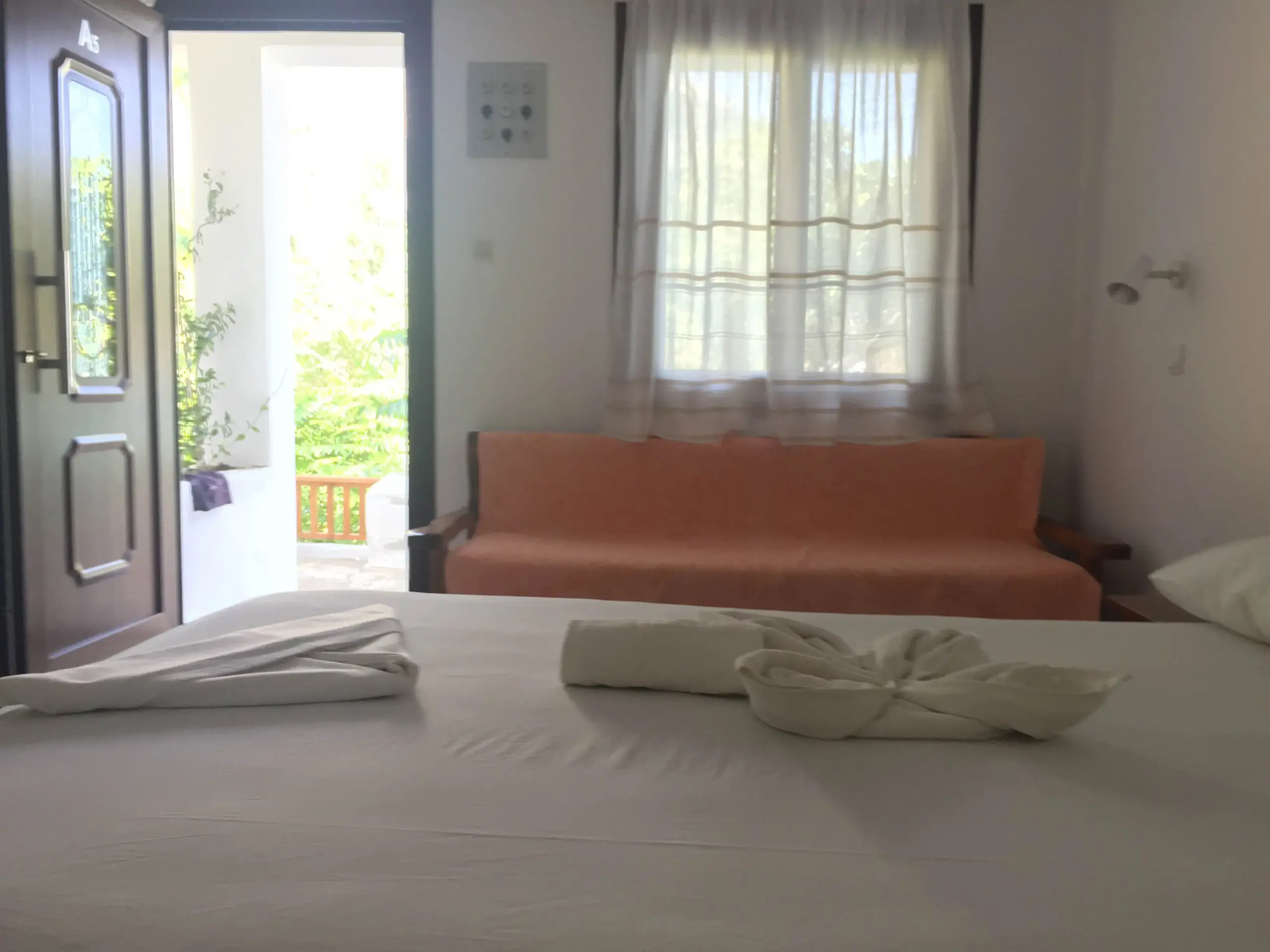 Downstairs Studio 25 sqm bedroom