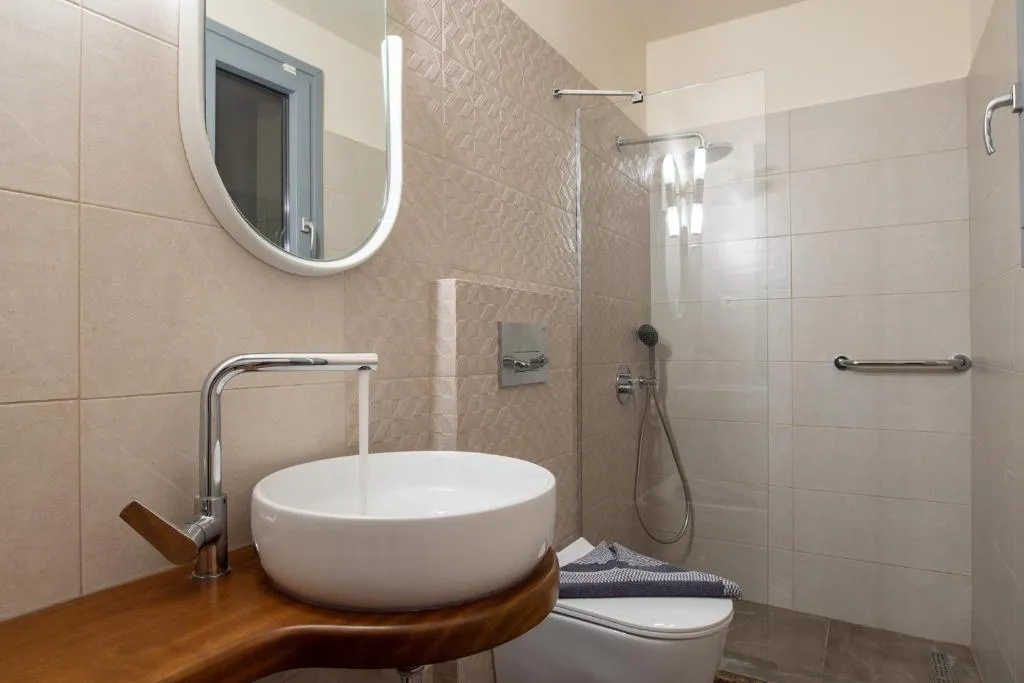 Two Bedroom House bathroom
