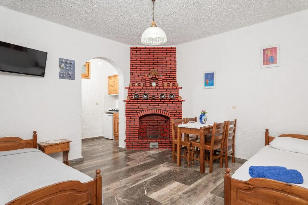 ground floor apartment 45 sqm fireplace
