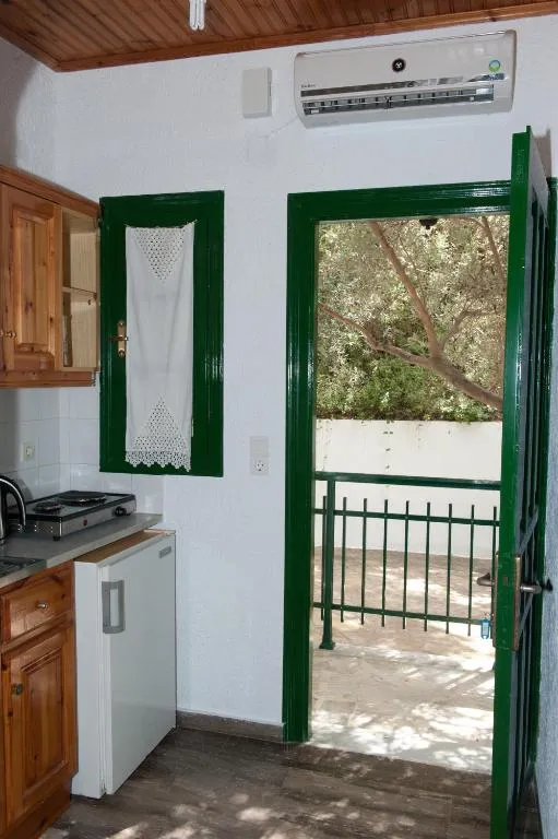 studio apartment 42m2 entrance