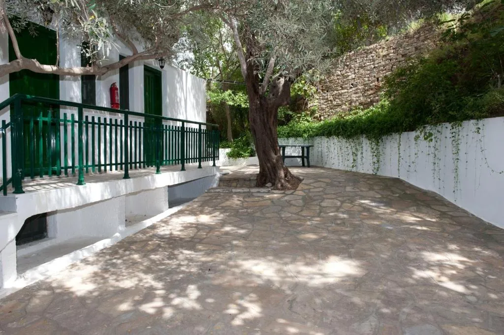 studio apartment 42m2 entrance